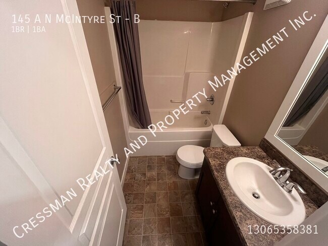 Photo du bâtiment - 1 Bed, 1 bath Basement suite located in Churchill downs