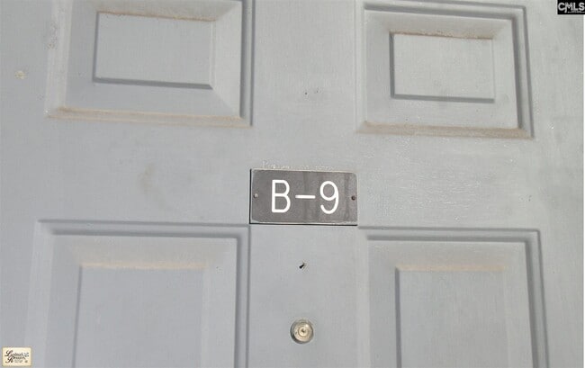 Building Photo - 9 Canterbury Ct