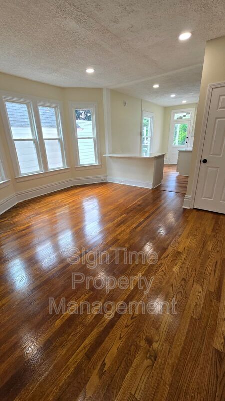Foto del edificio - 27 Wayside Ave