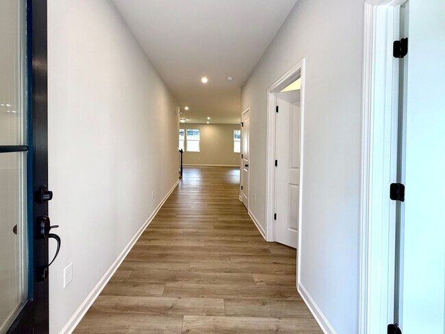 Foto del edificio - 1721 Jordan Brook Dr