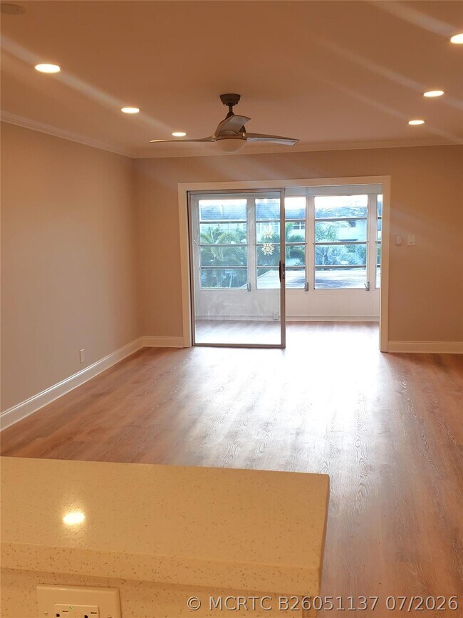 Building Photo - 7897 Golf Cir Dr