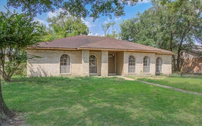 Building Photo - 7523 Antoine Dr