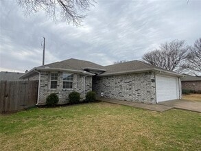 Building Photo - 412 Mara Ln