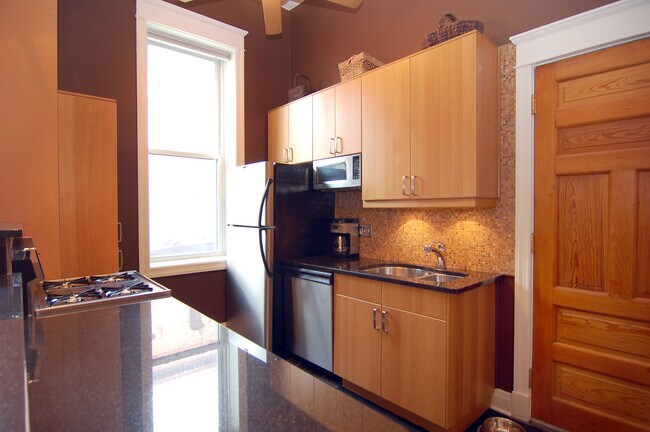 Foto del edificio - 909 W Wisconsin St