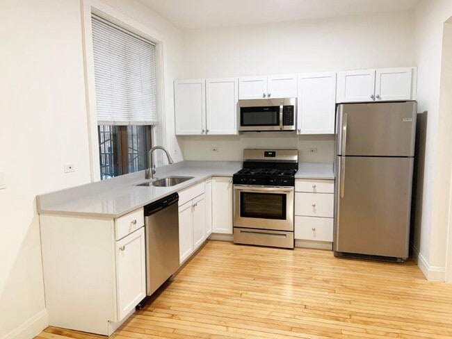 Kitchen - 150 W Huron St