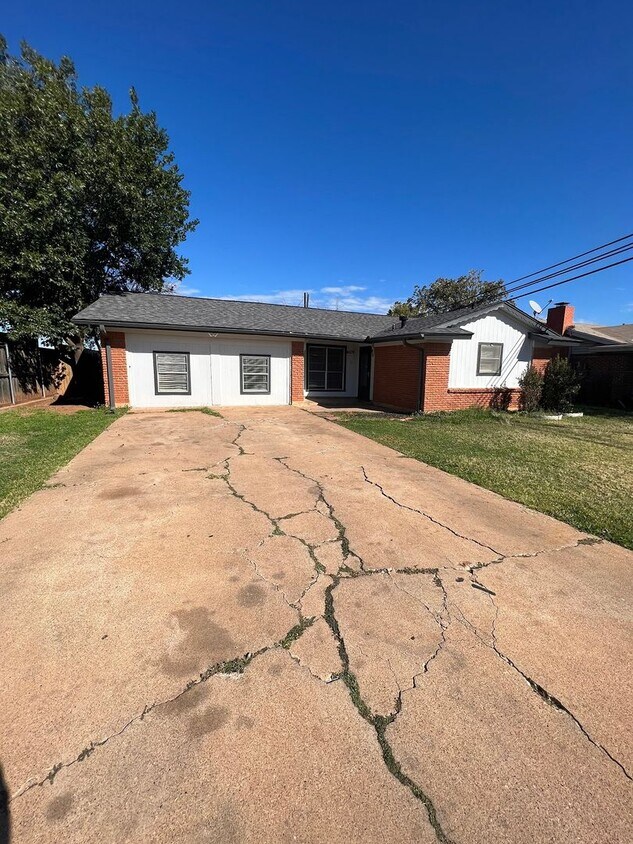 Primary Photo - Spacious Home