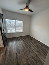 Interior Photo - Square9