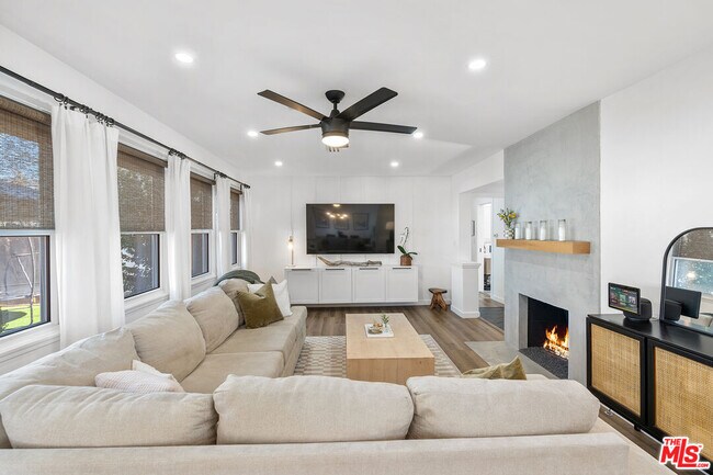 Foto del edificio - 19339 Friar St