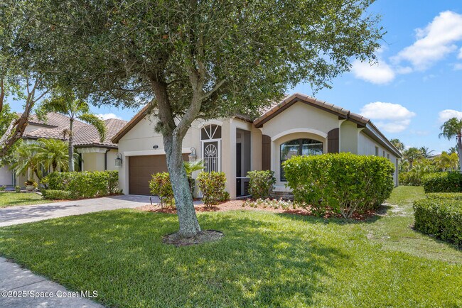Foto del edificio - 739 Monterey Dr