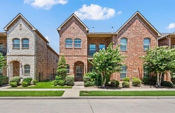 Building Photo - 4261 Comanche Dr