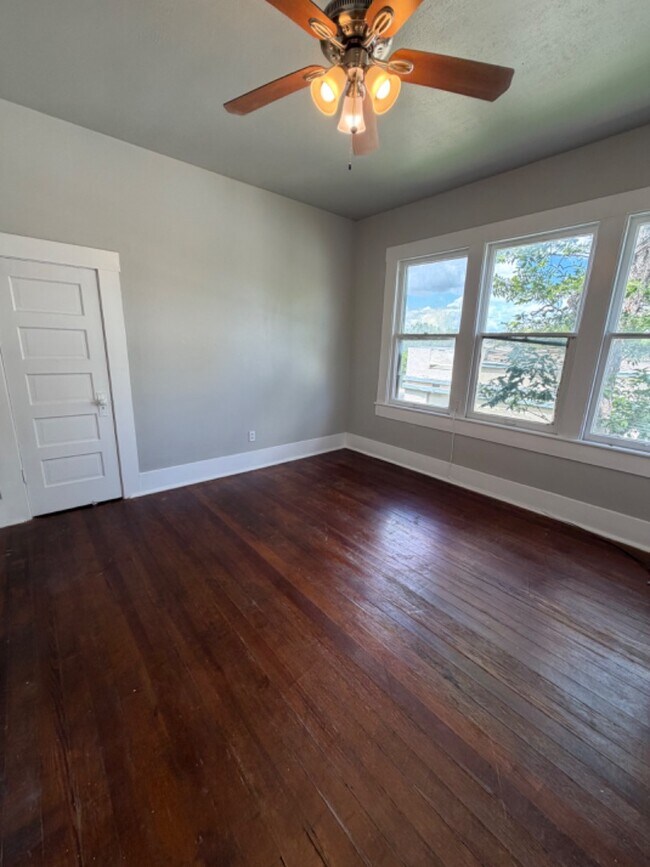 Foto del edificio - 204 Mt Vernon Ct