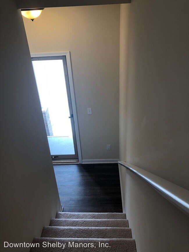 Building Photo - 8213-8257 Promenade Cir