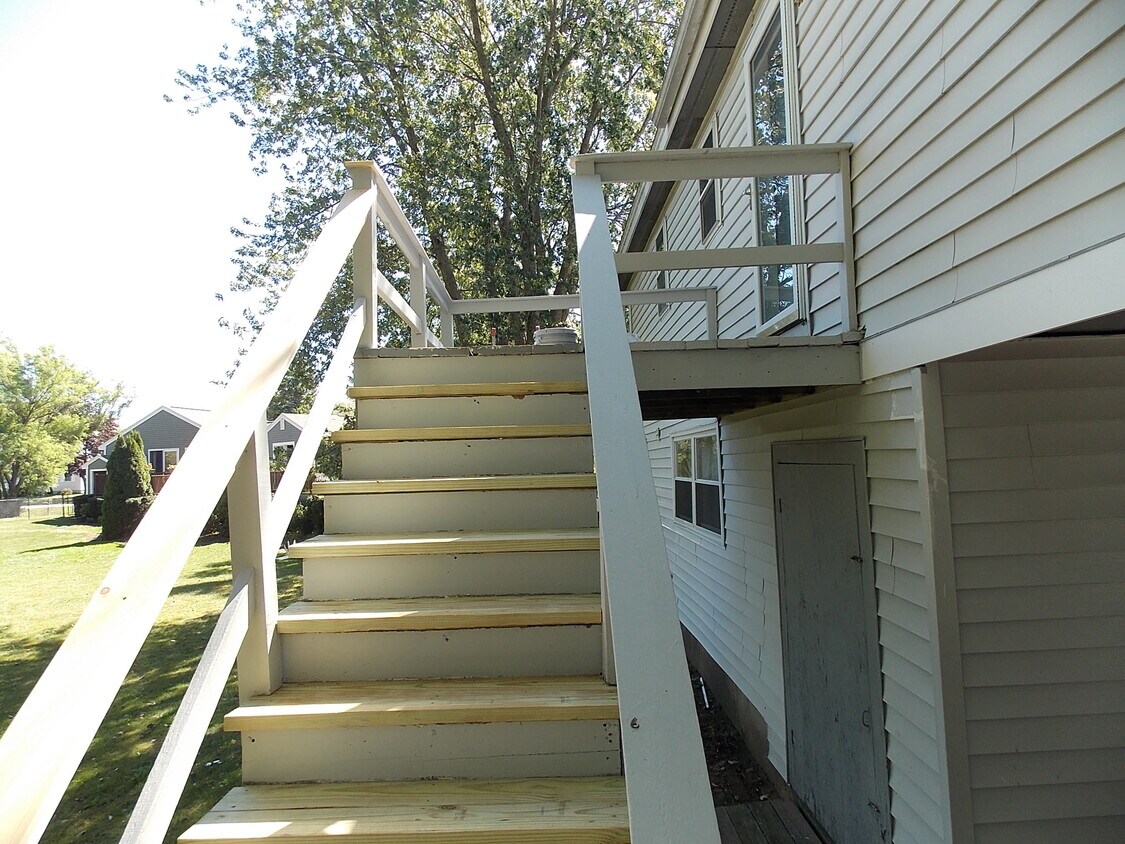 Primary Photo - 28 Orchard Farm Rd