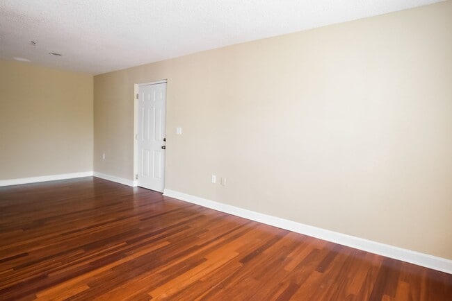 Photo - Beautiful 3 Bed 2 Bath WITH BONUS ROOM for... Apartment