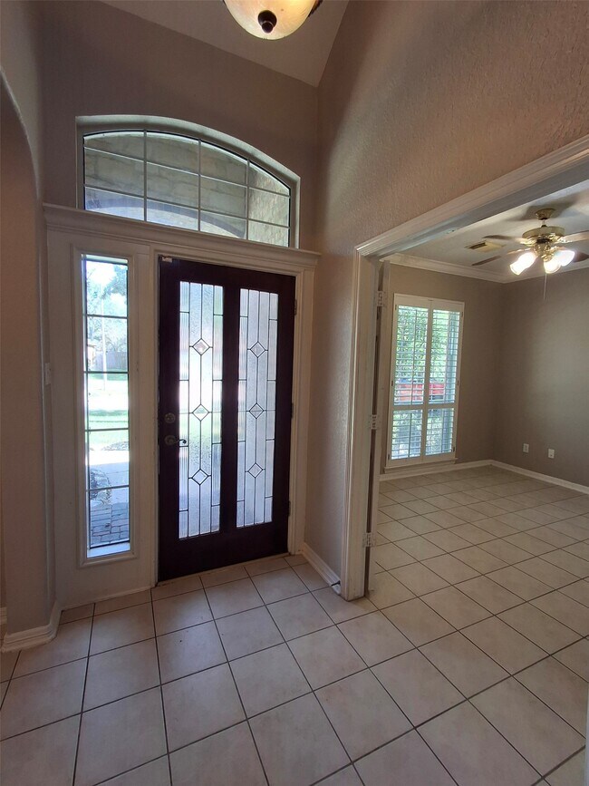 Foto del edificio - 3222 Twinmont Ln