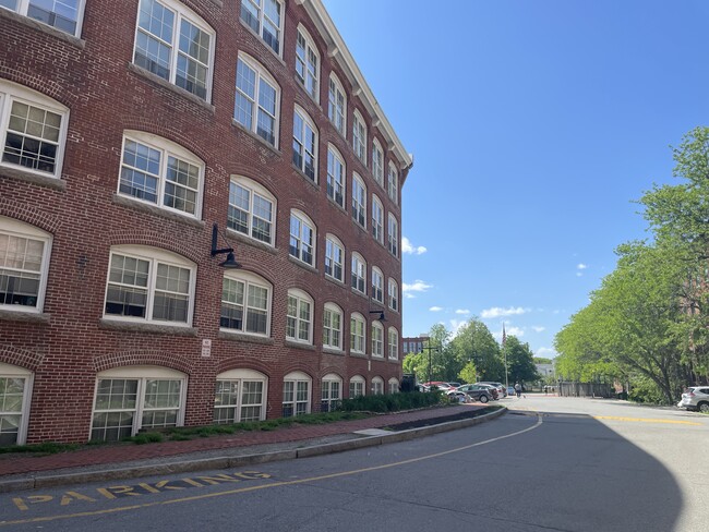 Side of the Building - 200 Market St