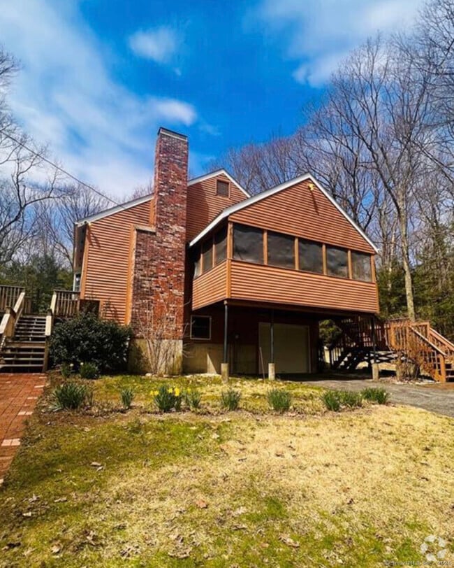 Building Photo - 77 Laurel Rd