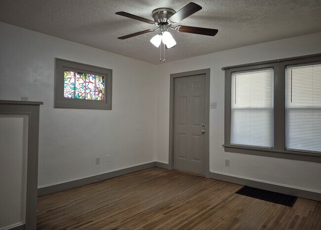 Sala de estar - 721 Hanford St