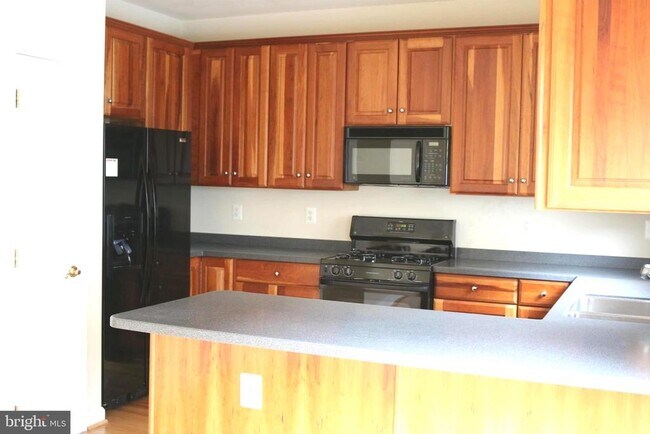 Foto del edificio - 1601 Leeds Castle Dr