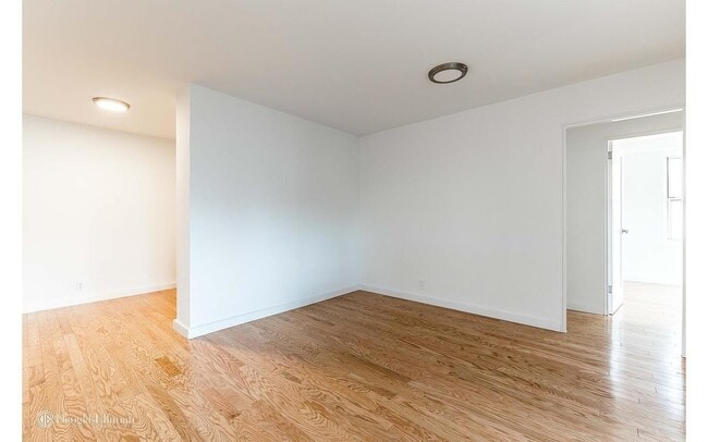 Building Photo - 35-50 85th St