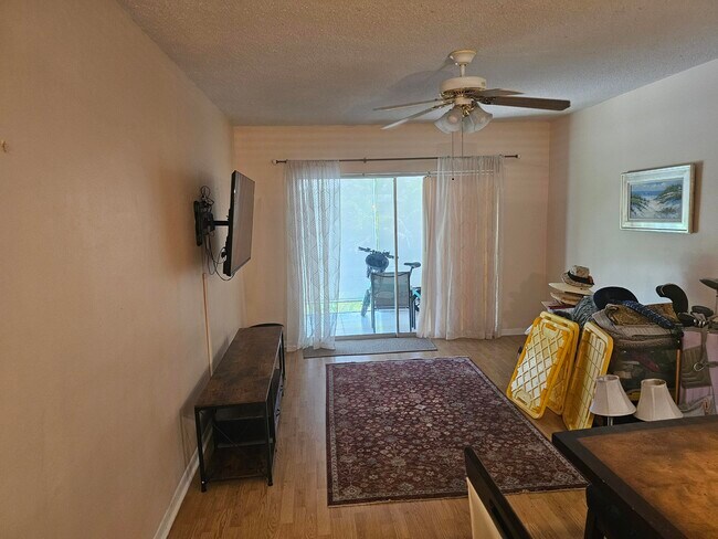 Foto del edificio - 2475 W Golf Blvd
