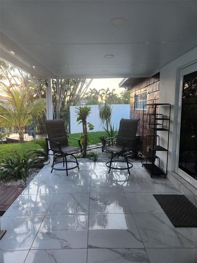 Foto del edificio - 290 NW 92nd Ave