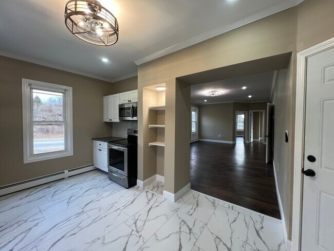 Building Photo - 380 Wilson Rd