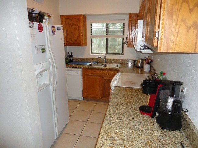 Foto del edificio - 3600 SW 19th Ave