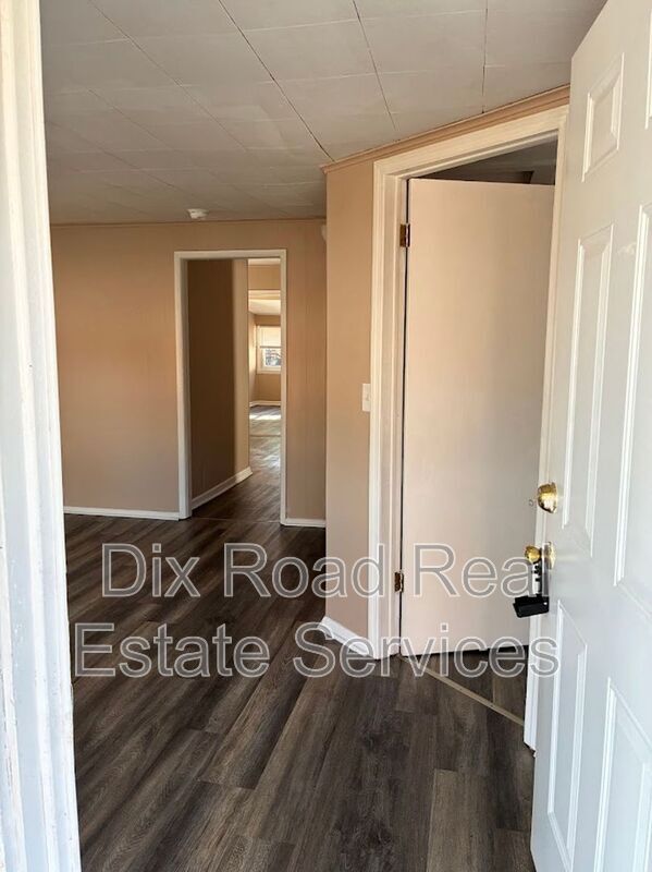 Building Photo - 624 Catalpa Dr
