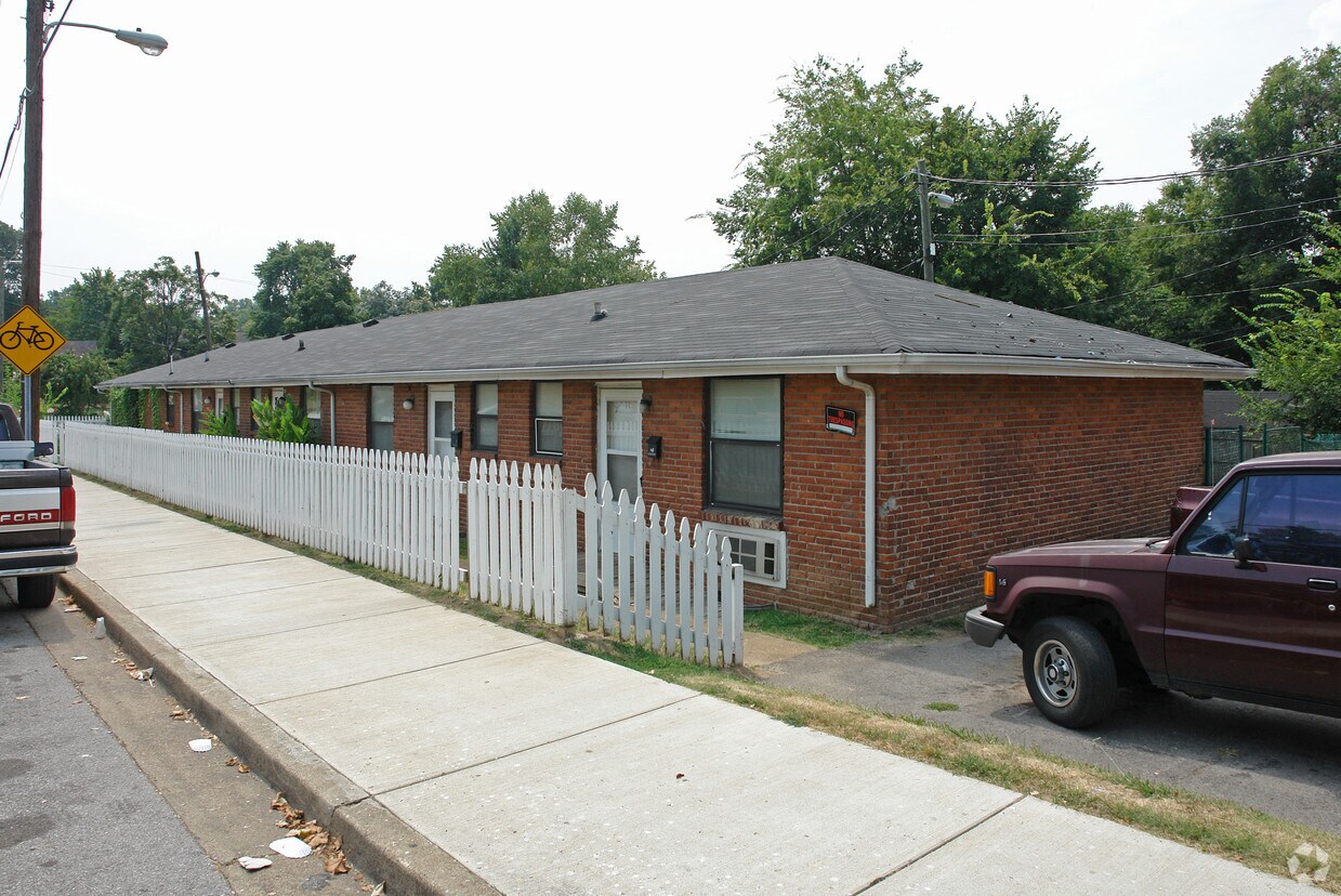 Building Photo - 627 Shelby Ave