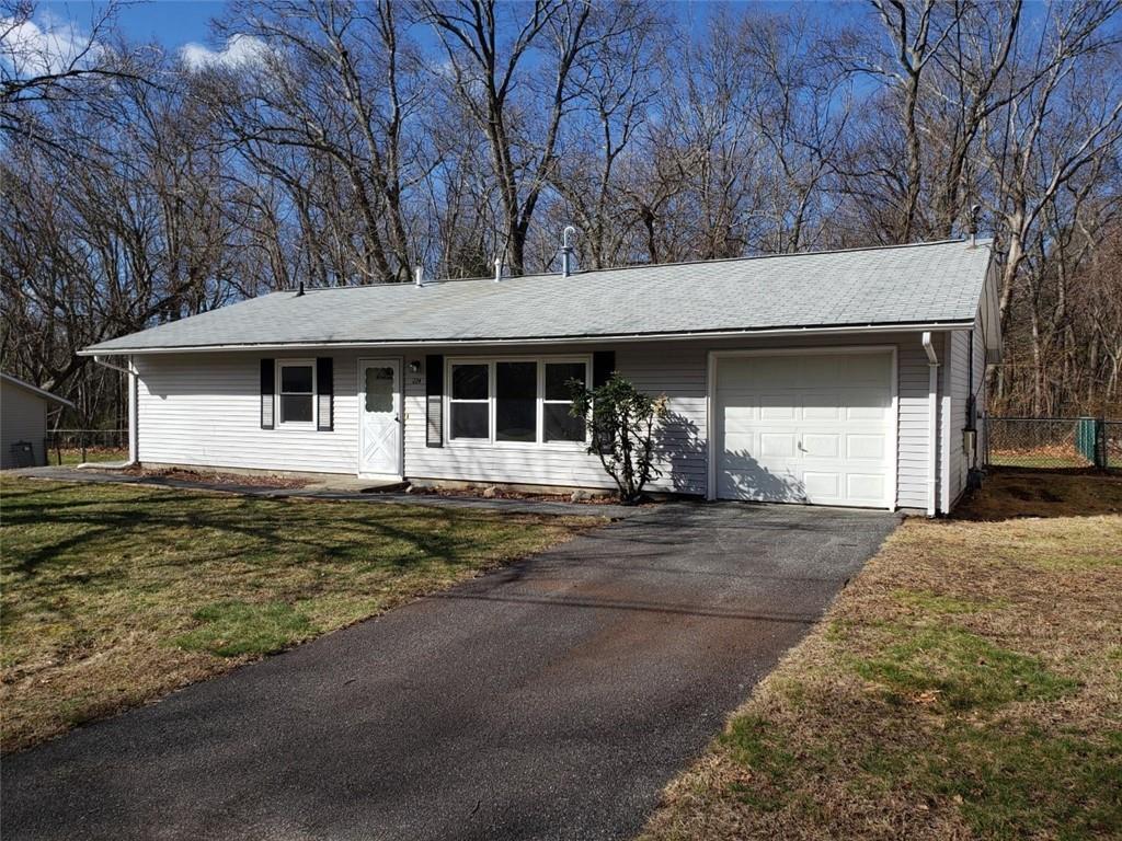 Primary Photo - 224 Signal Rock Dr
