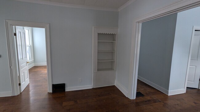 Foto del edificio - 322 W Maple St