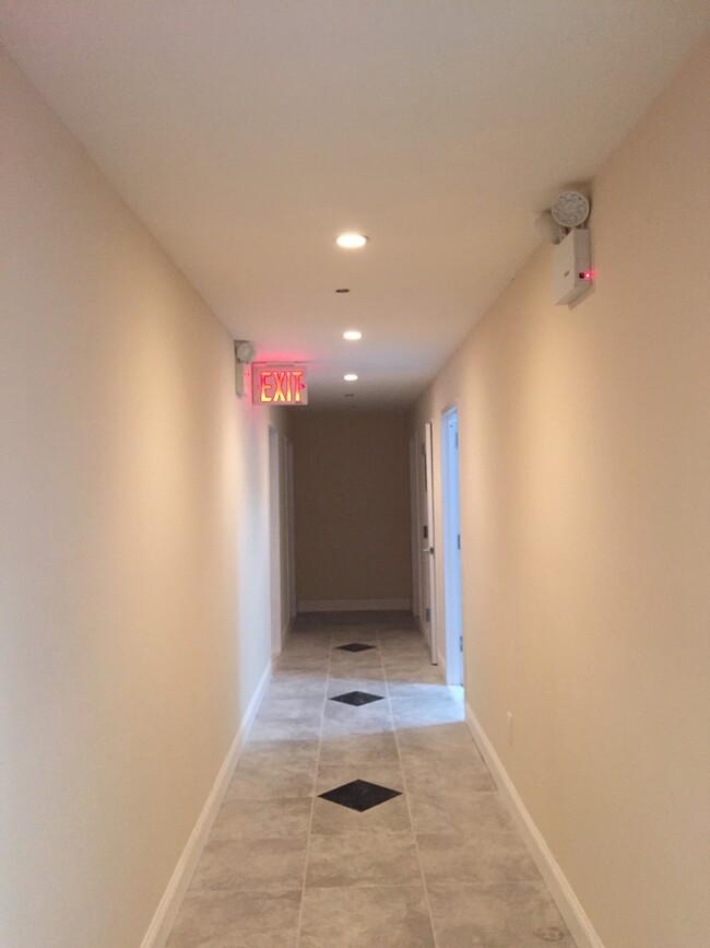 Building Photo - 4011 Bronxwood Ave