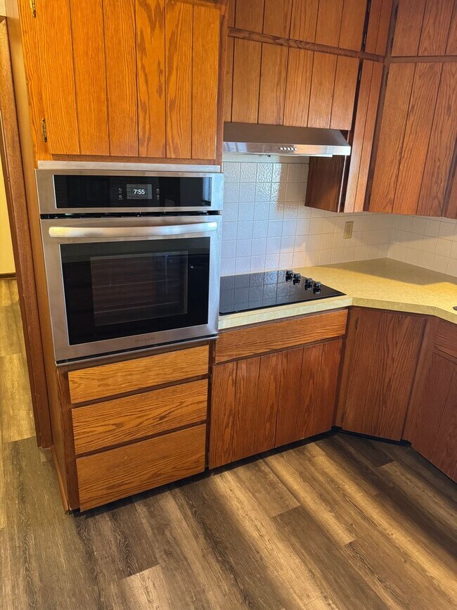 Foto del edificio - Country living at its best! Traditional farm house avail NOW