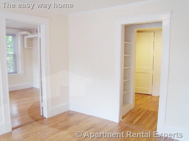 Building Photo - 156-158 Summer St Unit #B3