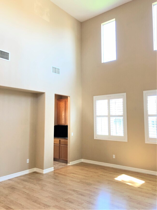 Building Photo - 14052 Blue Ash Ct