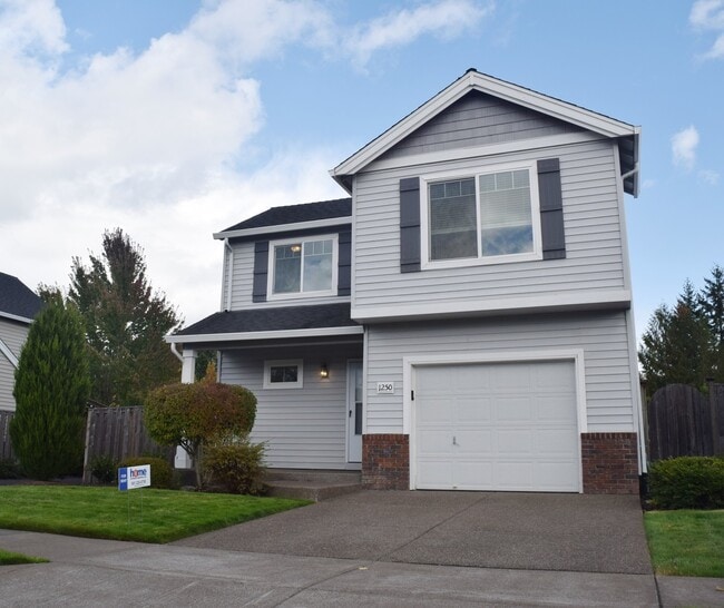 Building Photo - Beautiful, 3 Bed 1.5 Bath Home In Willamet...