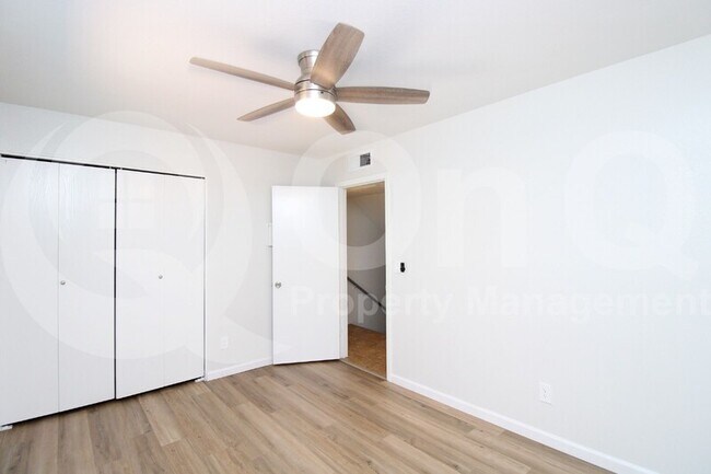 Building Photo - 6206 E Glencove St