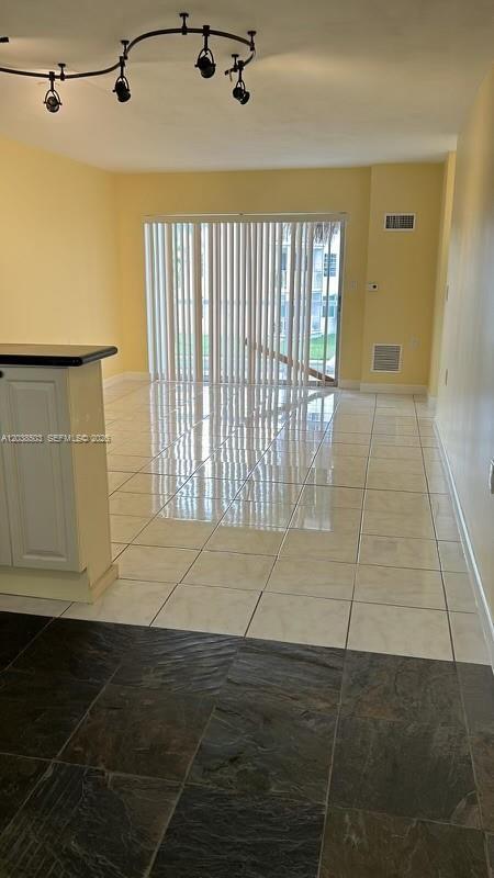 Foto del edificio - 1600 NE 114th St