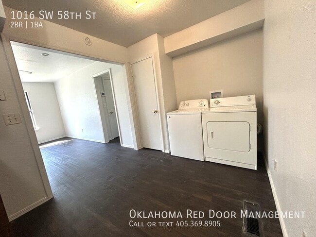 Building Photo - 1016 SW 58th St