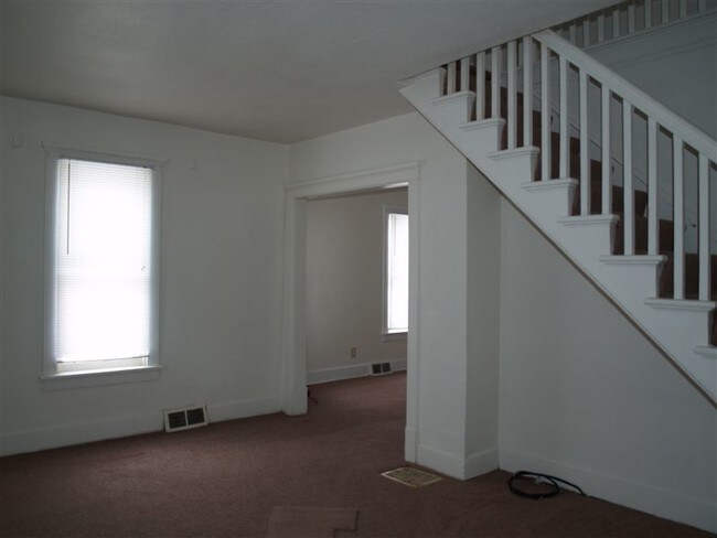 Building Photo - 507 S Webster St