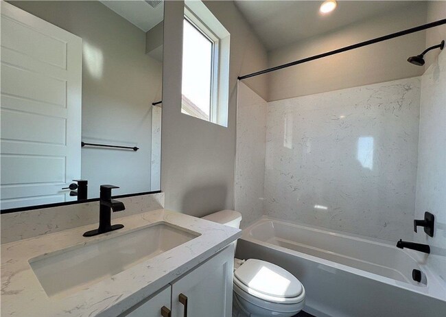 Building Photo - 5103 Slatestone St