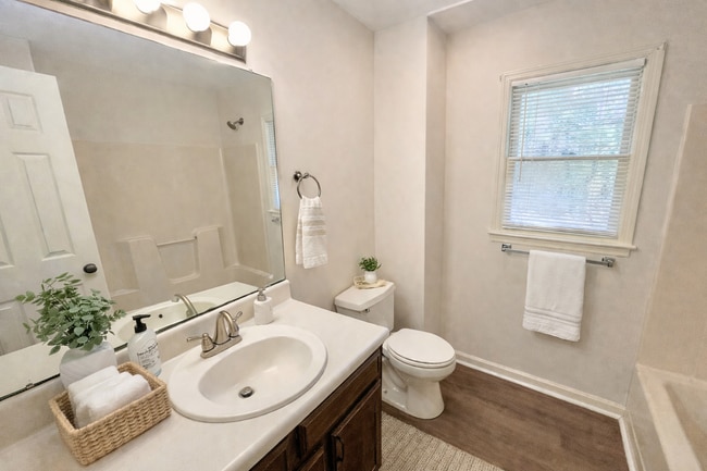 Building Photo - 350 Rucker Ln