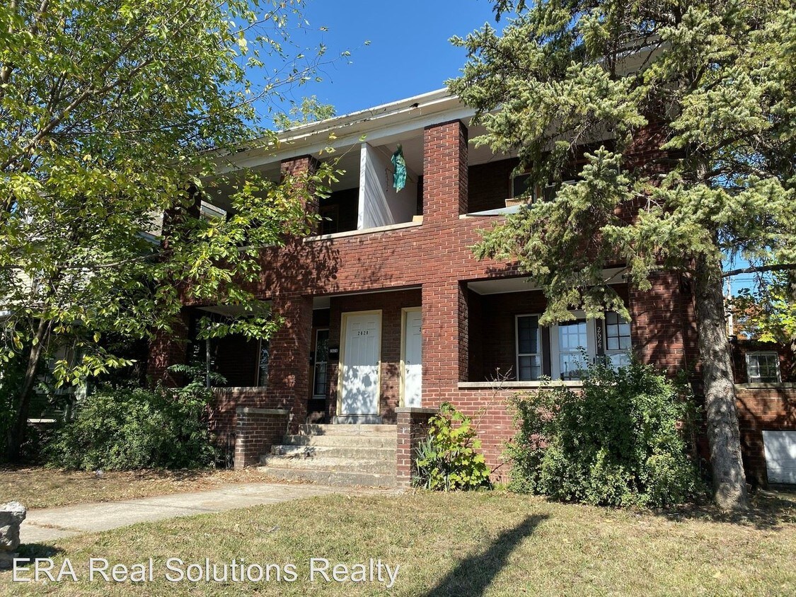 Foto principal - 2624-2630 W Broad St