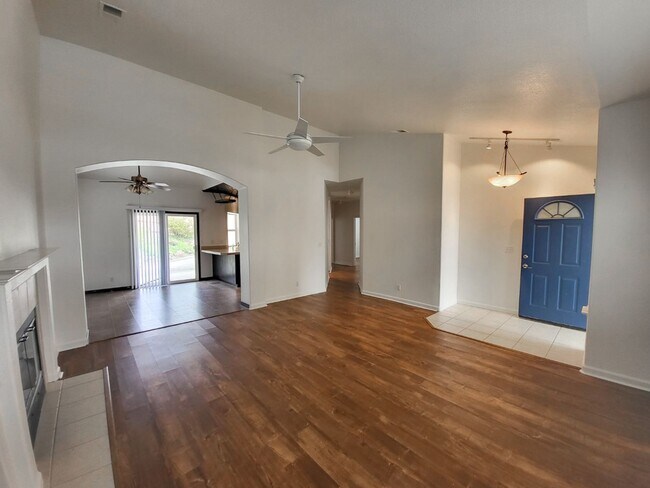 Building Photo - Beautiful California Park Home in 55 and O...
