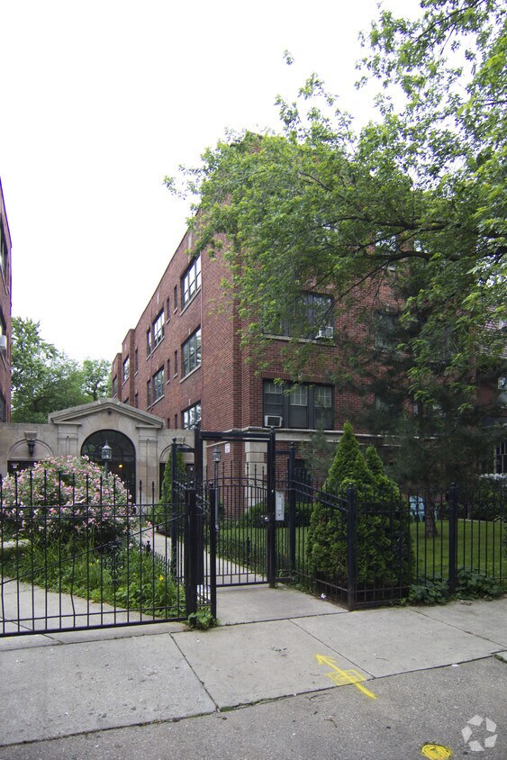1425 CON Chase, ¡alejado - 1425 W Chase Ave