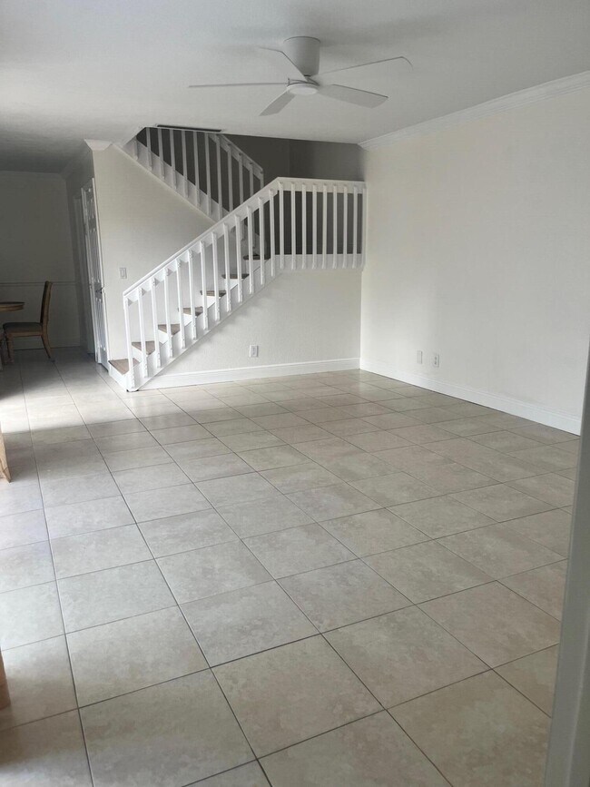 Foto del edificio - 5301 Waterview Cir
