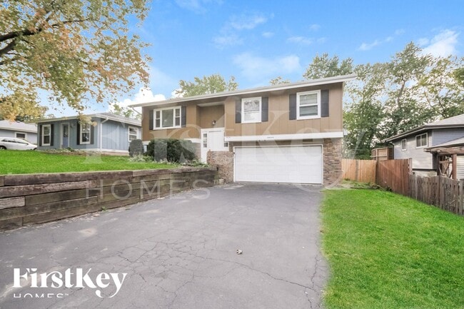 Foto del edificio - 0N084 Elmwood St