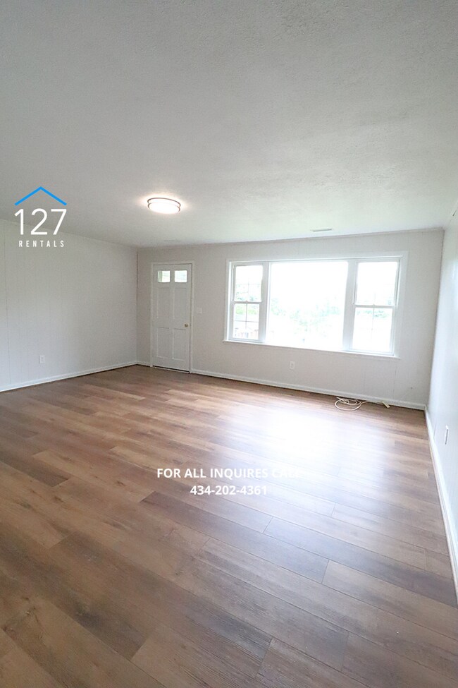 Foto del edificio - Fully Renovated 2-Bedroom Apartment in Convenient Location!