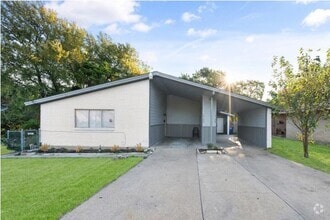 Building Photo - 732 N Boulevard Terrace